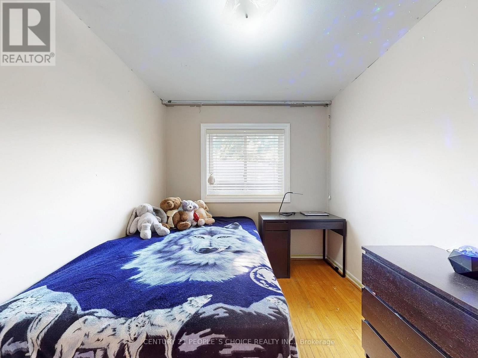 42 Clayhall Crescent, Toronto (York University Heights), Ontario  M3J 1W6 - Photo 24 - W12336448