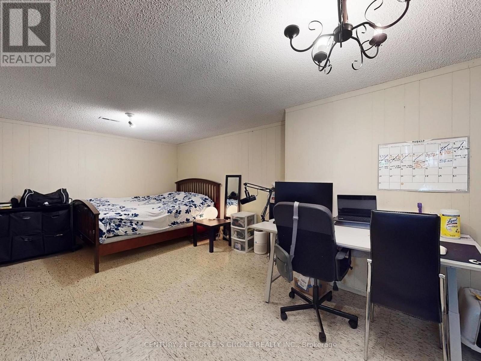 42 Clayhall Crescent, Toronto (York University Heights), Ontario  M3J 1W6 - Photo 27 - W12336448