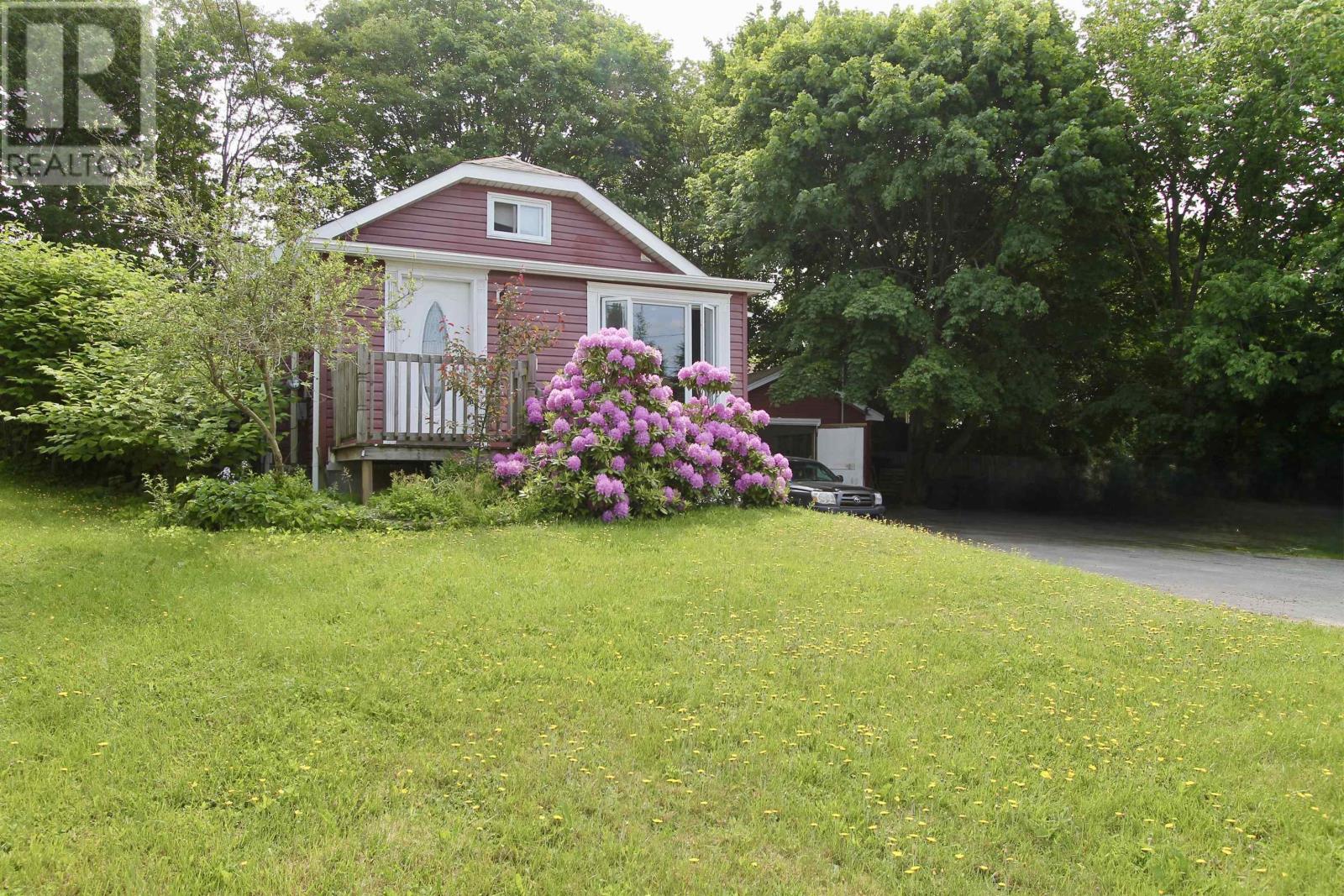 16 Power Street, Dartmouth, Nova Scotia  B2W 1M2 - Photo 2 - 202514620