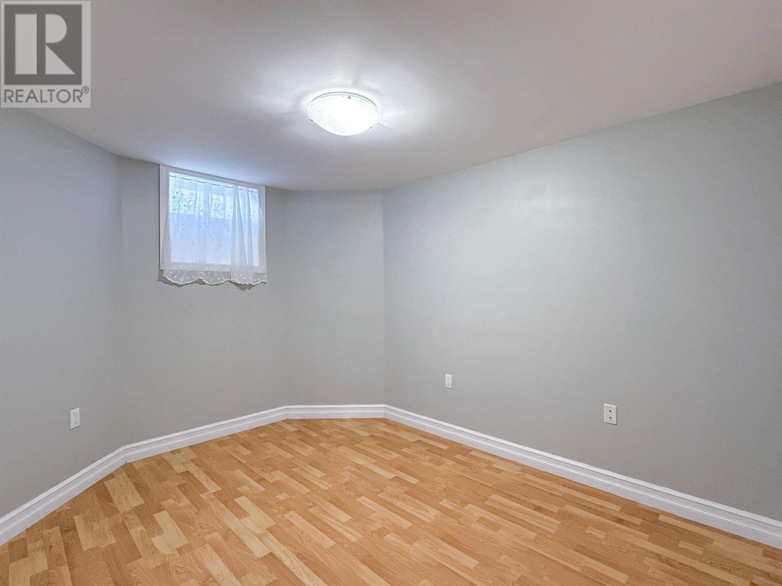 14 Royalty Road, Charlottetown, Prince Edward Island  C1E 1T8 - Photo 35 - 202520218