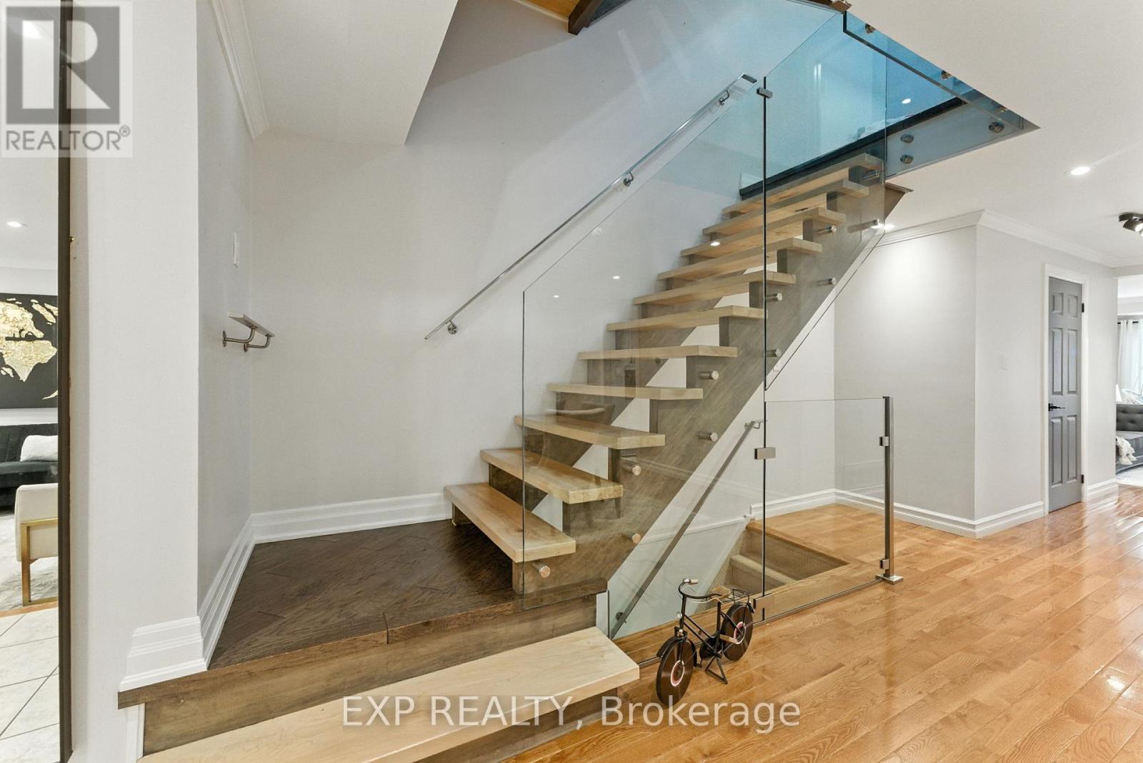65 Sunvale Place, Hamilton, Ontario  L8E 4Z6 - Photo 18 - X12333836