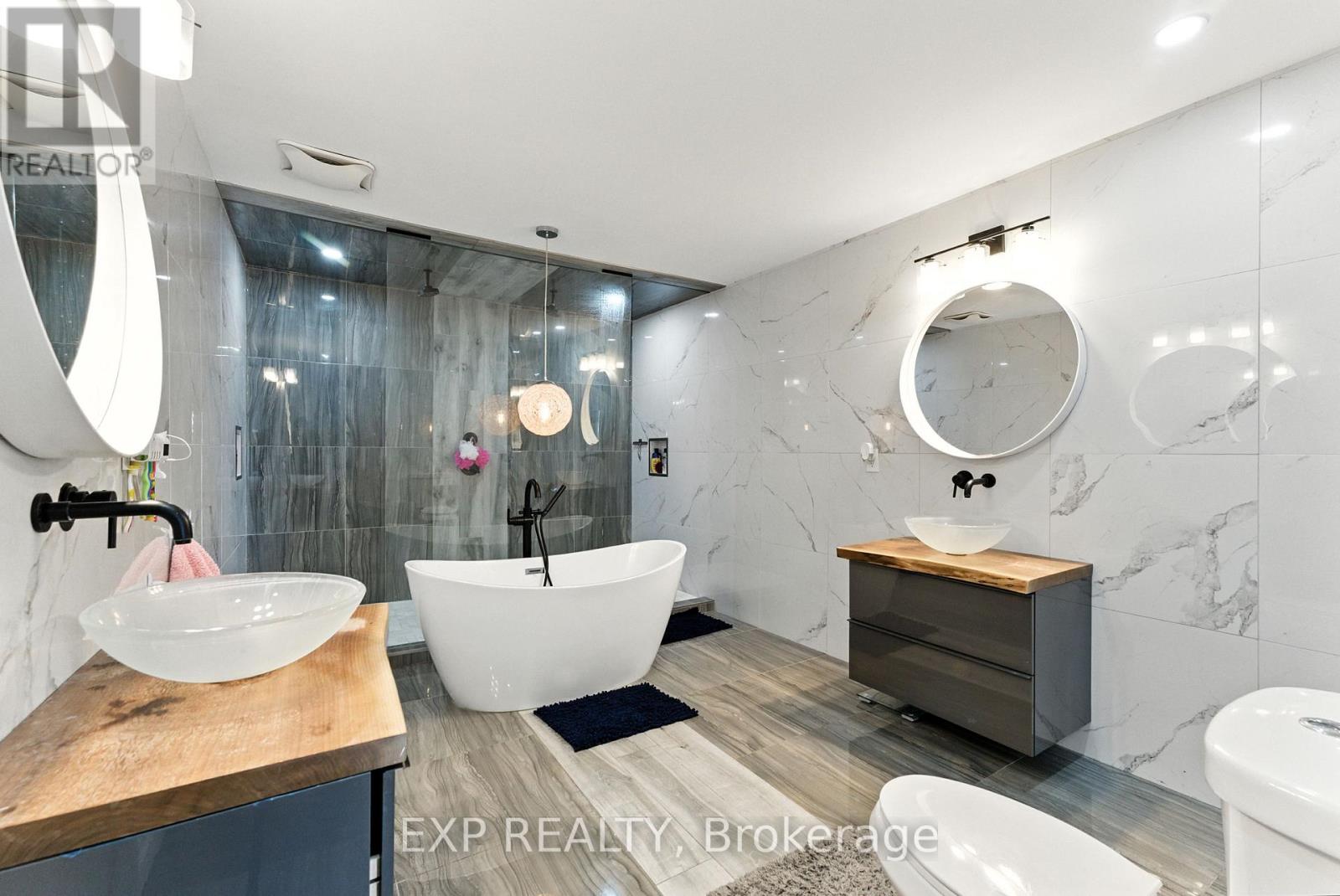 65 Sunvale Place, Hamilton, Ontario  L8E 4Z6 - Photo 26 - X12333836