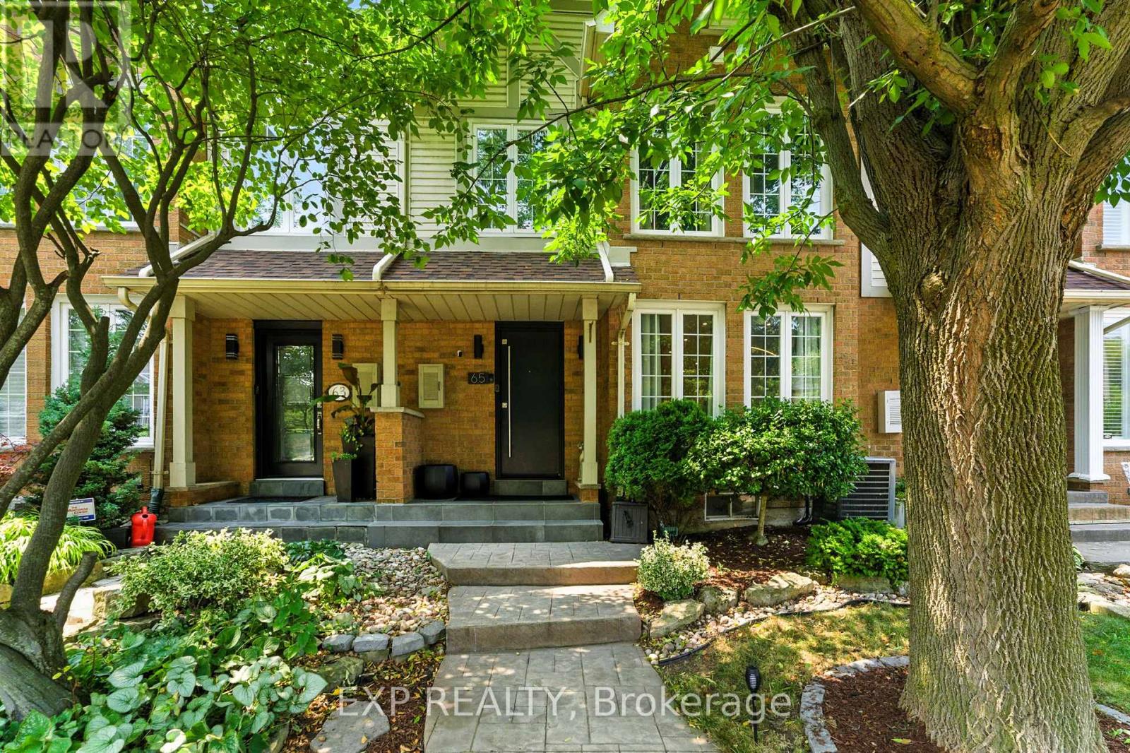 65 Sunvale Place, Hamilton, Ontario  L8E 4Z6 - Photo 2 - X12333836