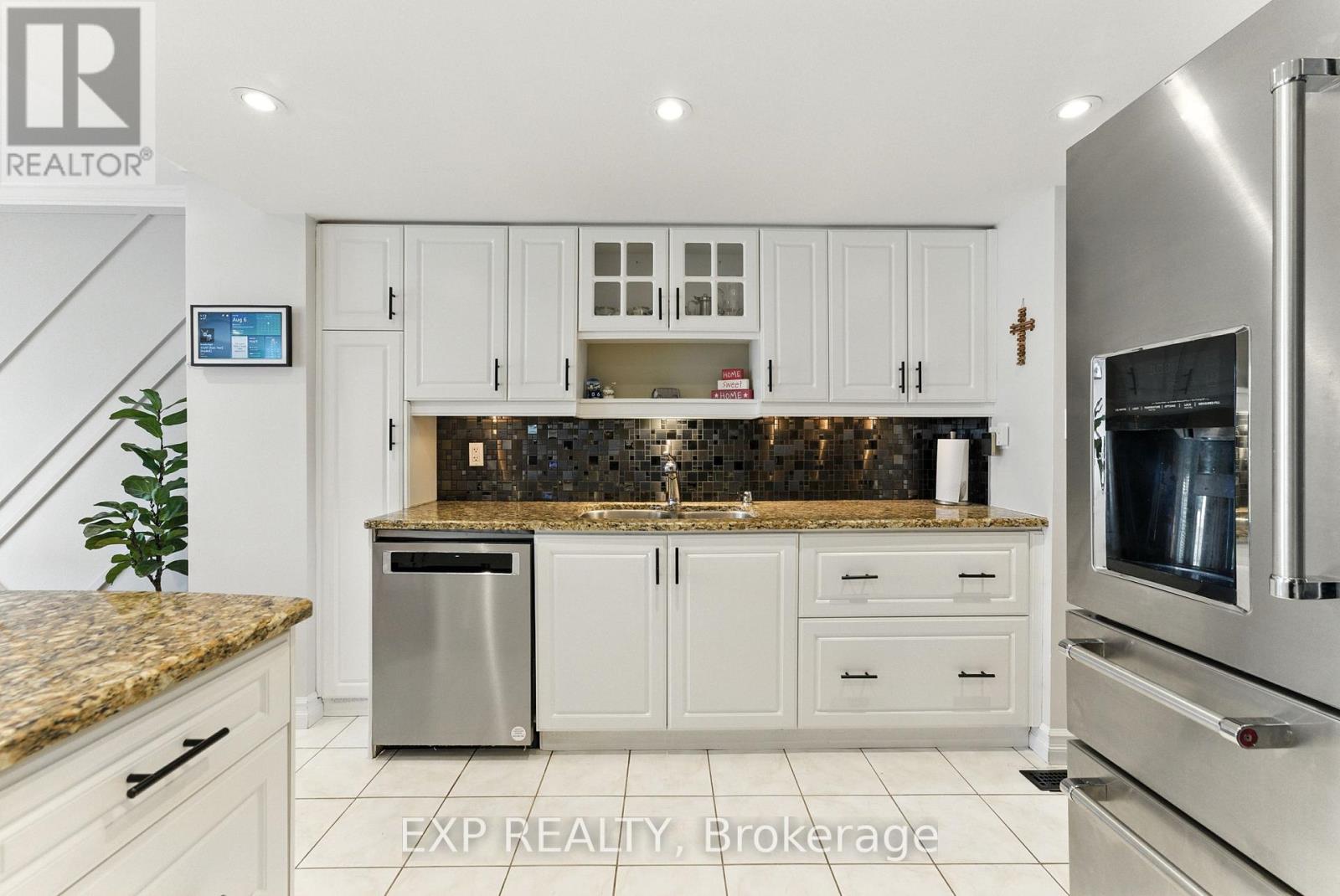 65 Sunvale Place, Hamilton, Ontario  L8E 4Z6 - Photo 11 - X12333836