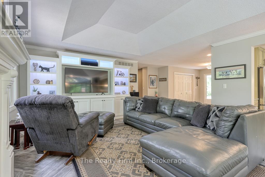 786837 Township Road 6, Blandford-Blenheim, Ontario  N0J 1G0 - Photo 10 - X12211798