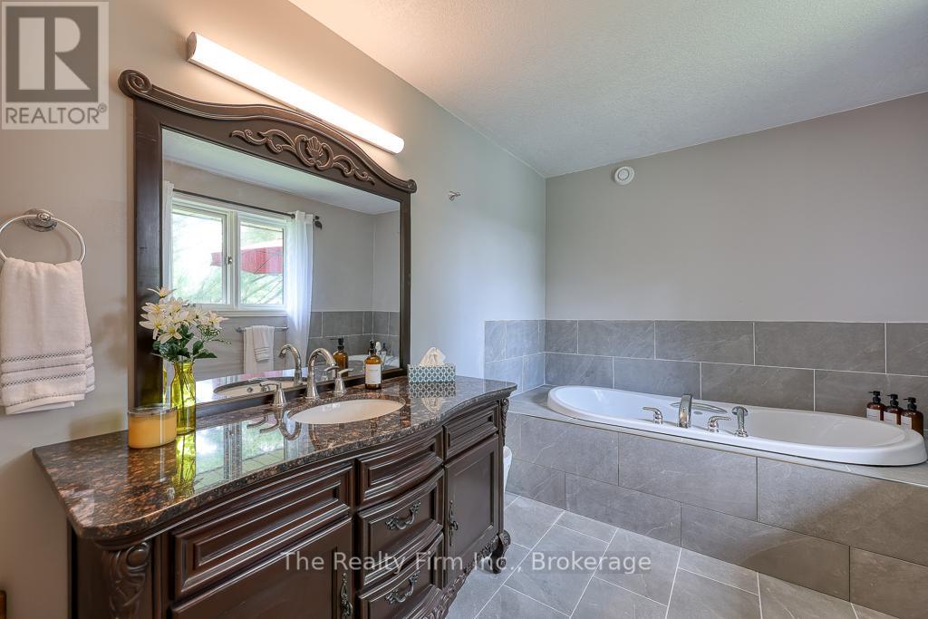 786837 Township Road 6, Blandford-Blenheim, Ontario  N0J 1G0 - Photo 17 - X12211798