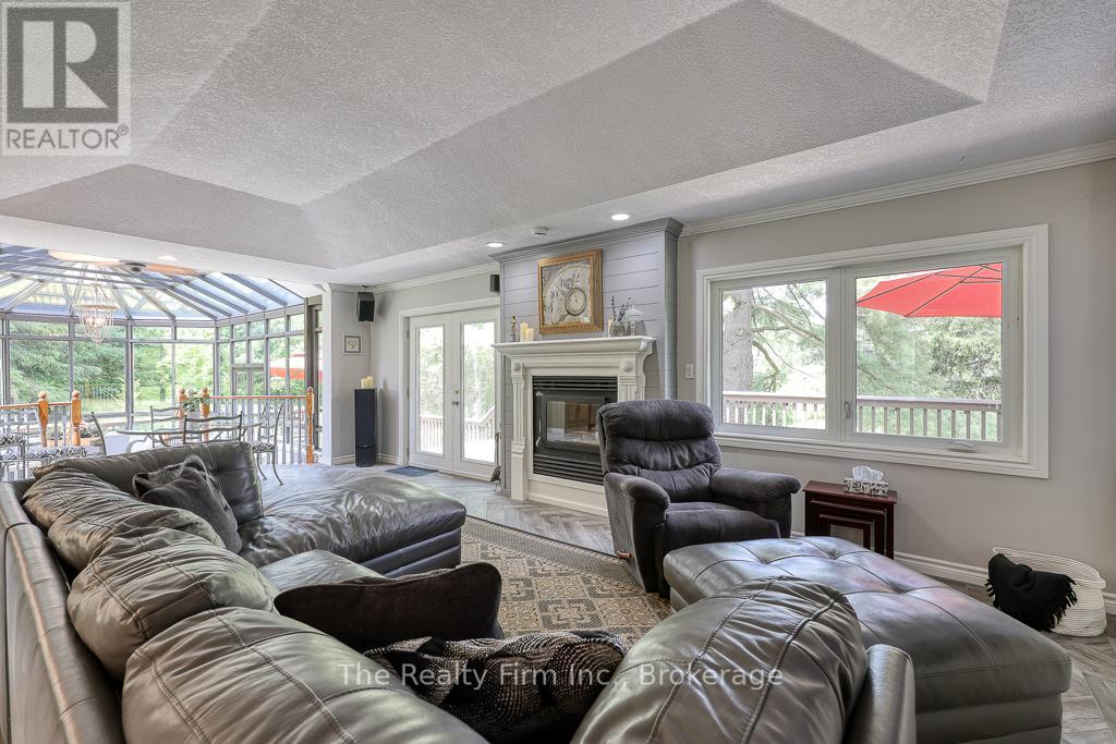 786837 Township Road 6, Blandford-Blenheim, Ontario  N0J 1G0 - Photo 8 - X12211798