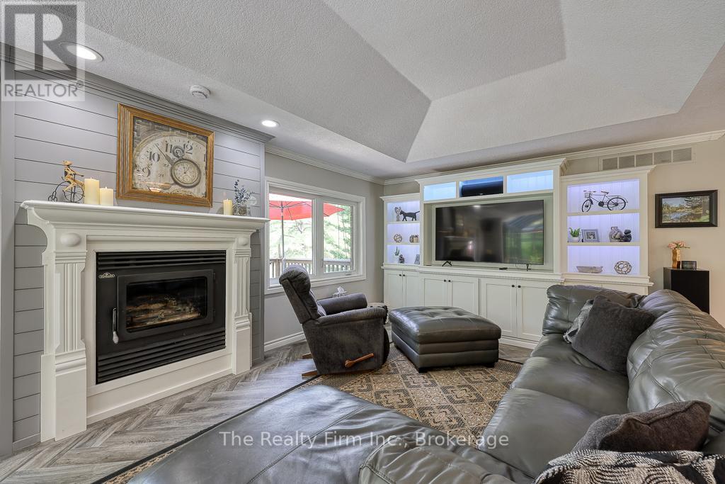 786837 Township Road 6, Blandford-Blenheim, Ontario  N0J 1G0 - Photo 9 - X12211798