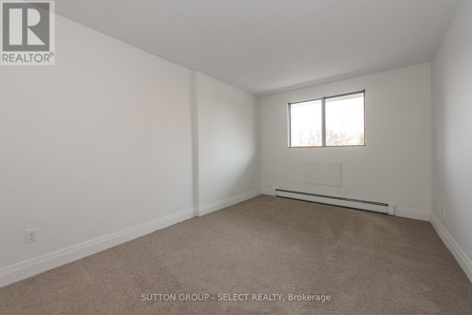 660 Cheapside Street, London East, Ontario  N5Y 3Y2 - Photo 30 - X12285030