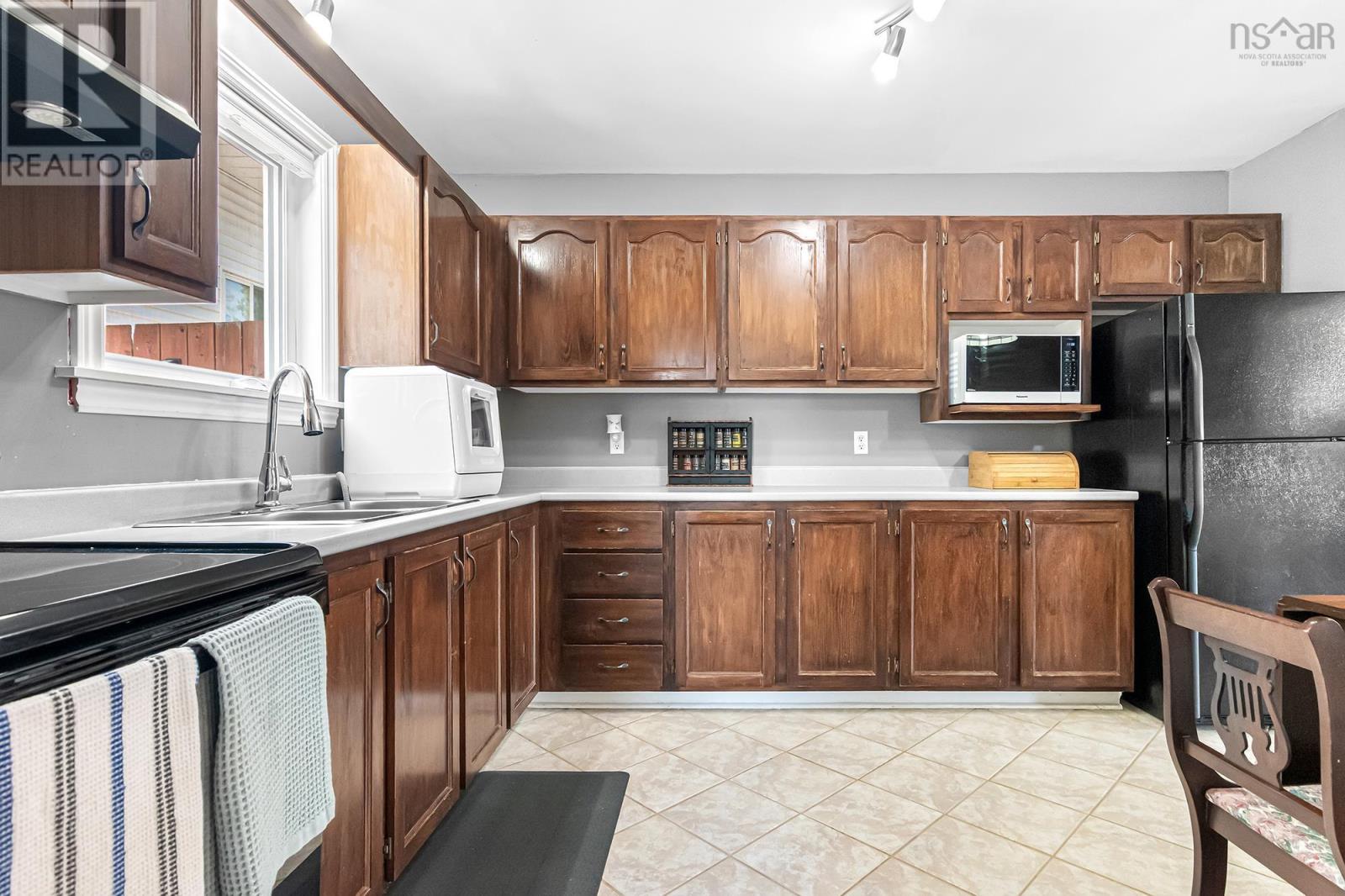 56 Norway Maple Drive, Timberlea, Nova Scotia  B3T 1K8 - Photo 7 - 202519628