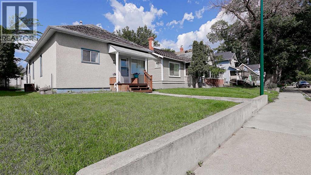 Property at 470 11 Street SE image 2