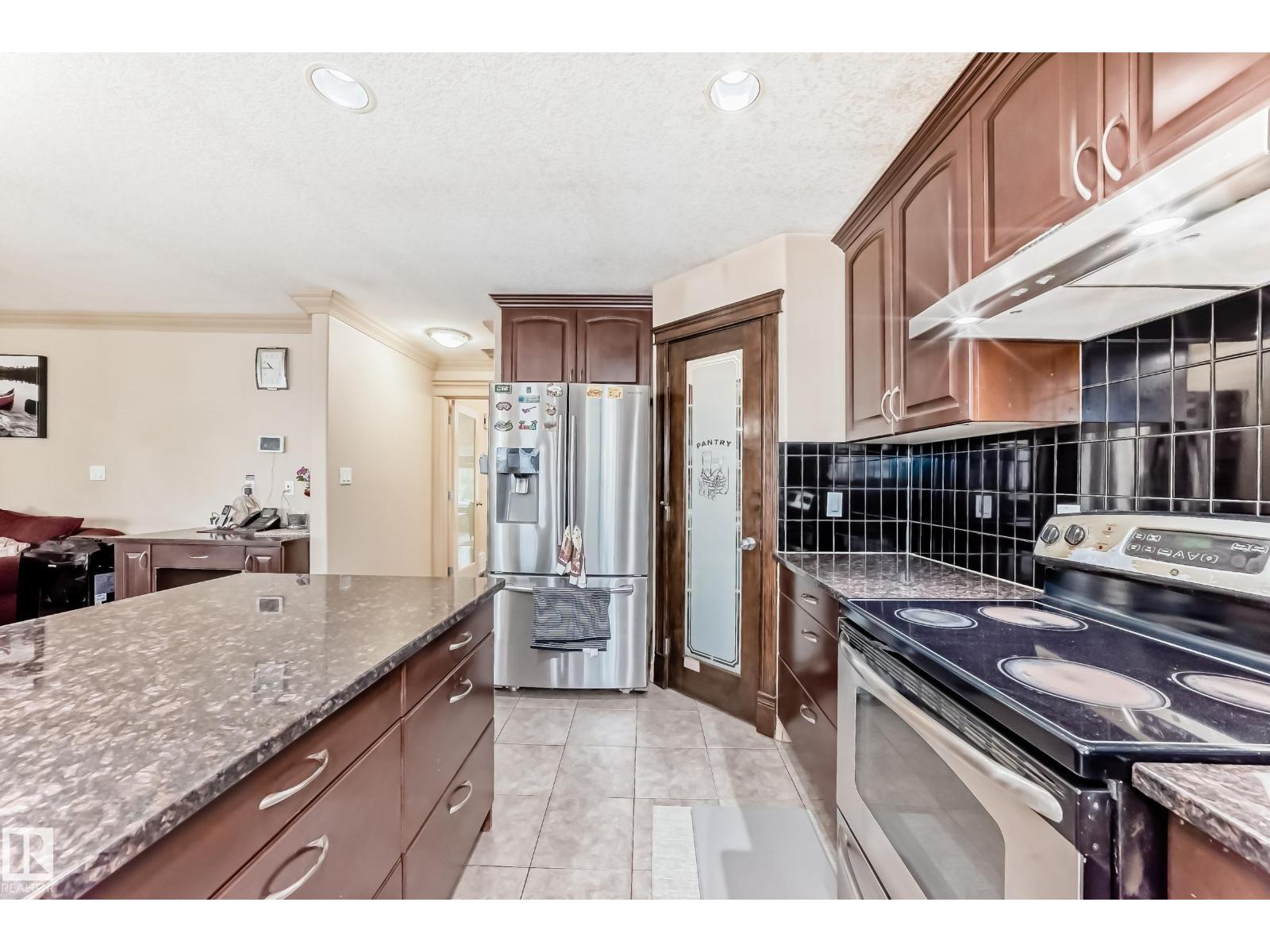 1913 33b Av Nw, Edmonton, Alberta  T6T 0H4 - Photo 10 - E4452352