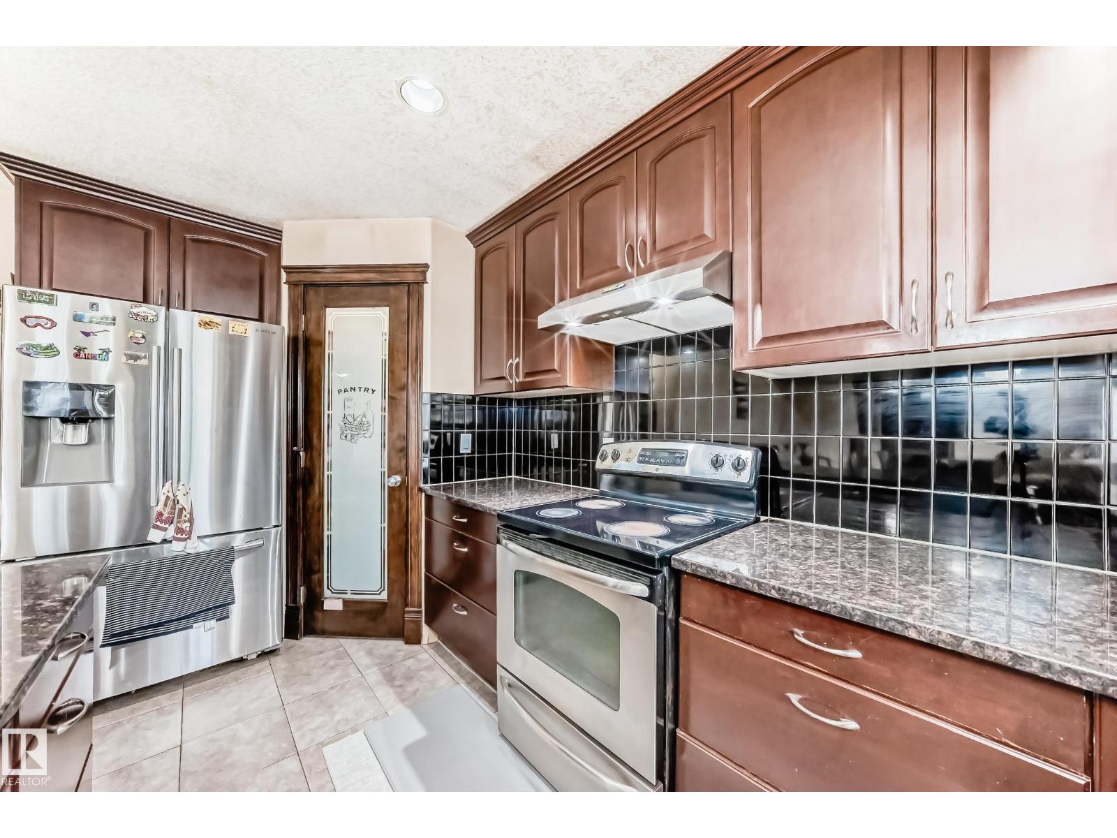 1913 33b Av Nw, Edmonton, Alberta  T6T 0H4 - Photo 9 - E4452352