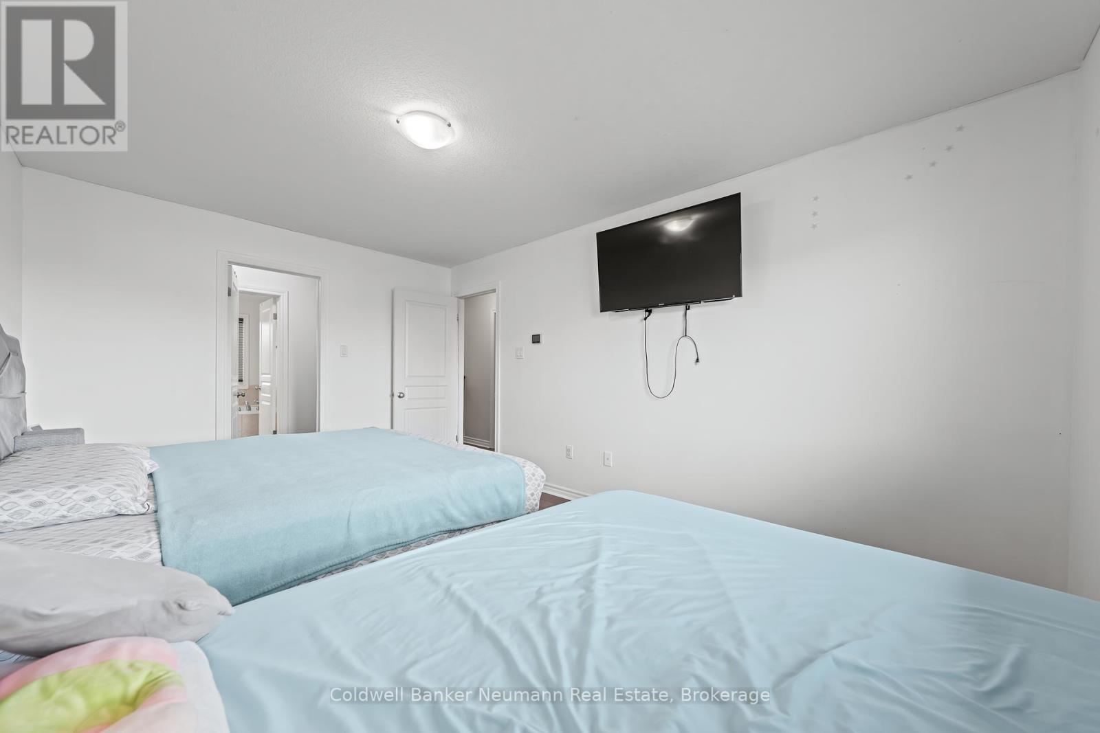 40 Laughland Lane, Guelph, Ontario  N1L 0C9 - Photo 19 - X12330439