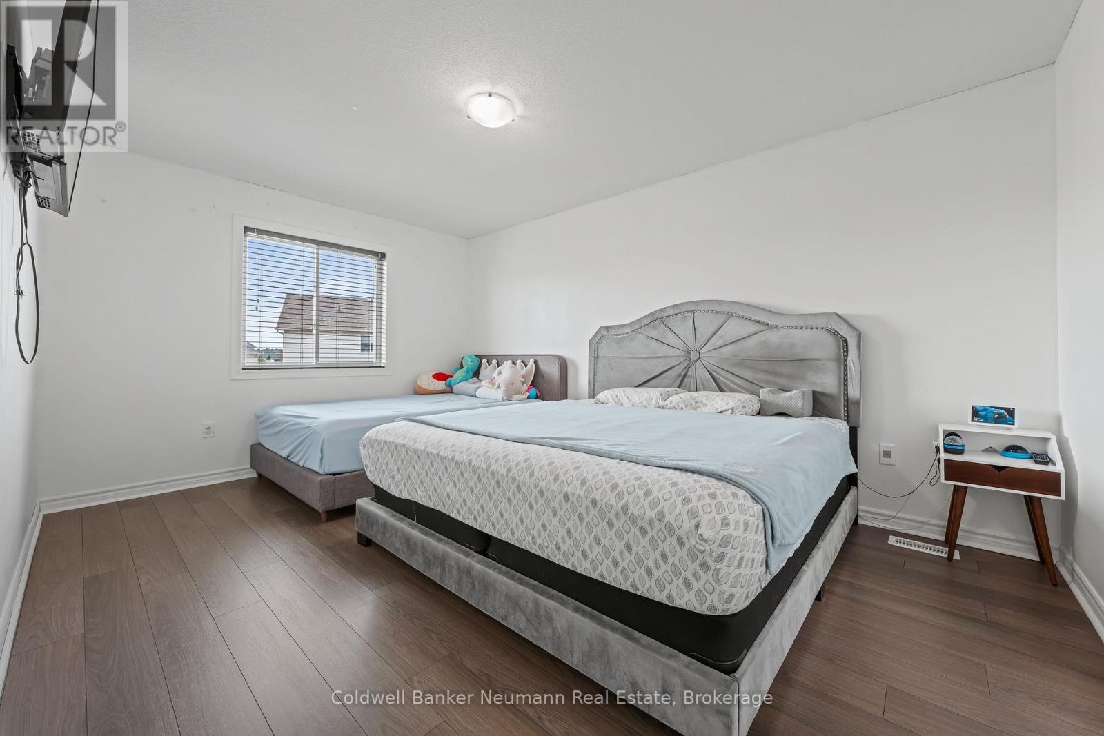 40 Laughland Lane, Guelph, Ontario  N1L 0C9 - Photo 18 - X12330439