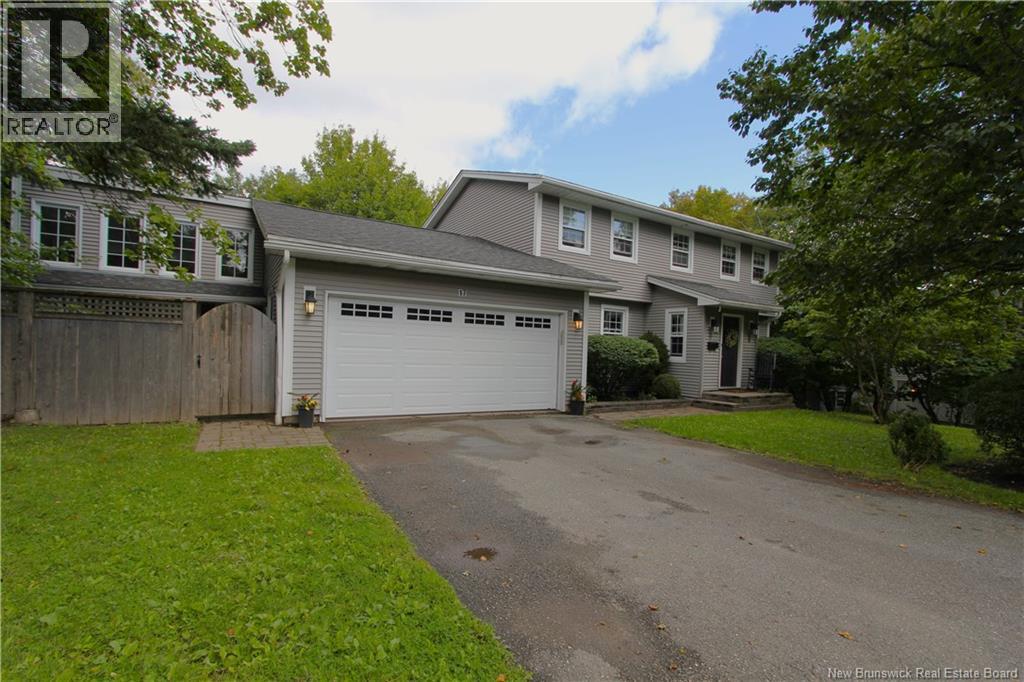 17 Crestline Road, Rothesay, New Brunswick  E2H 1C5 - Photo 1 - NB121056
