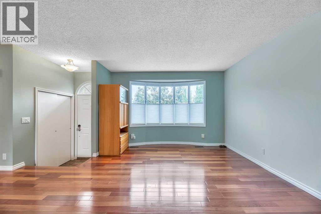 Property at 17 Windermere Road SW image 4