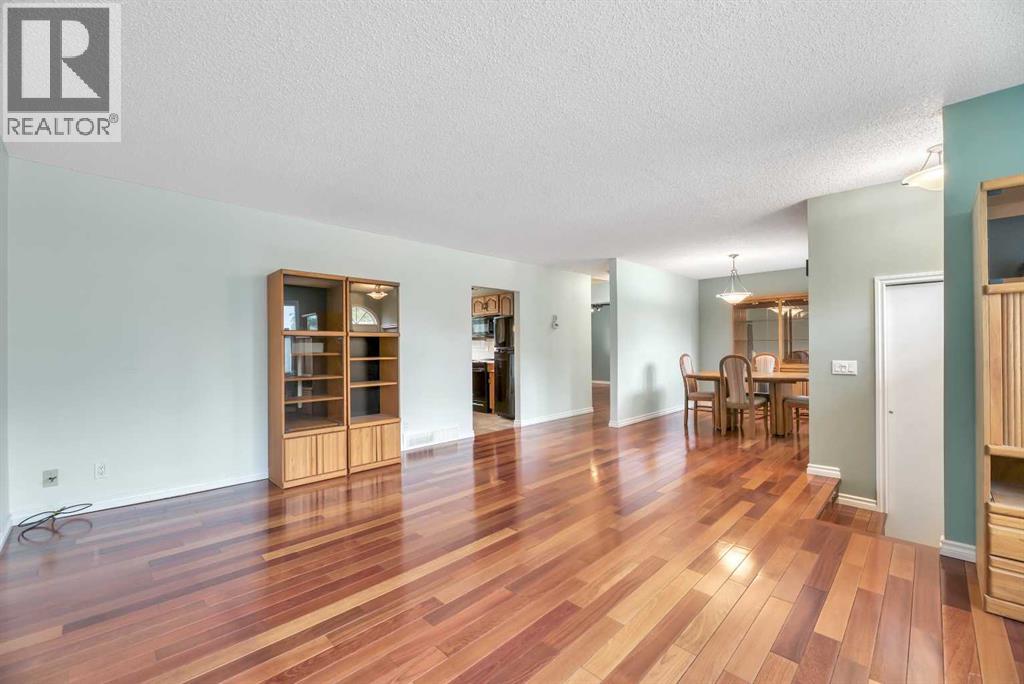 Property at 17 Windermere Road SW image 5