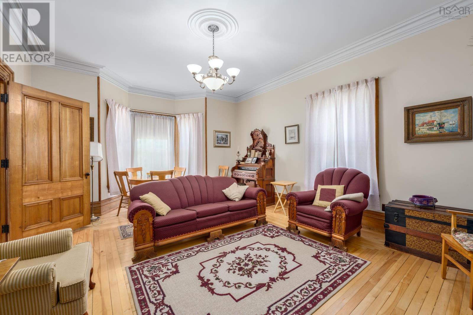 42 Queen Street, Yarmouth, Nova Scotia  B5A 3Y5 - Photo 6 - 202516663