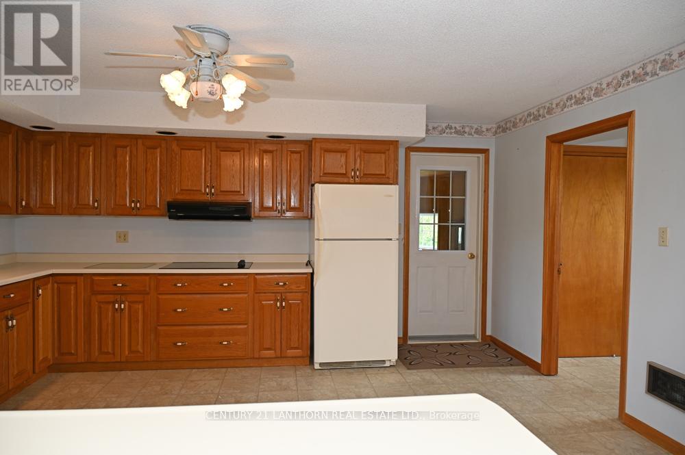 539 Shannon Road, Prince Edward County, Ontario  K0K 2T0 - Photo 10 - X12336564