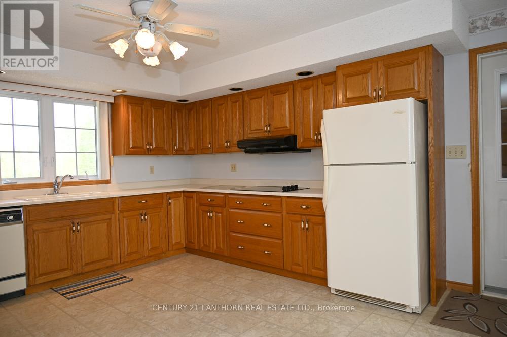 539 Shannon Road, Prince Edward County, Ontario  K0K 2T0 - Photo 11 - X12336564