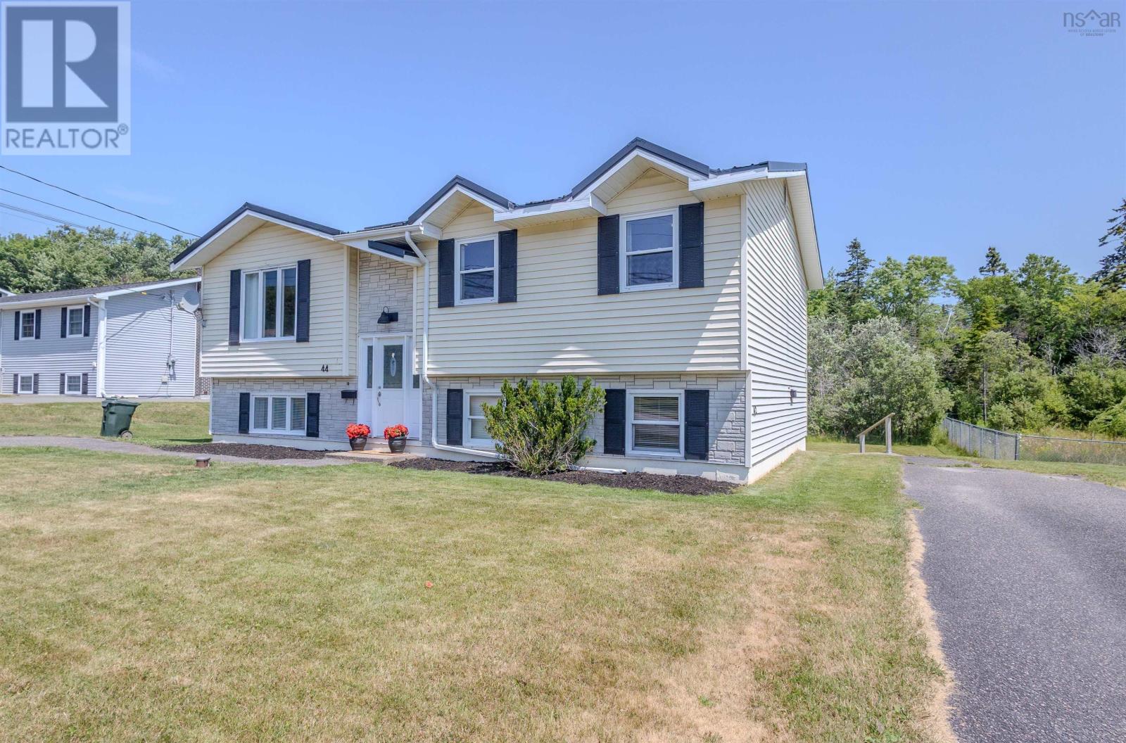 42-44 Daley Drive, Coxheath, Nova Scotia  B1R 2J4 - Photo 2 - 202519161