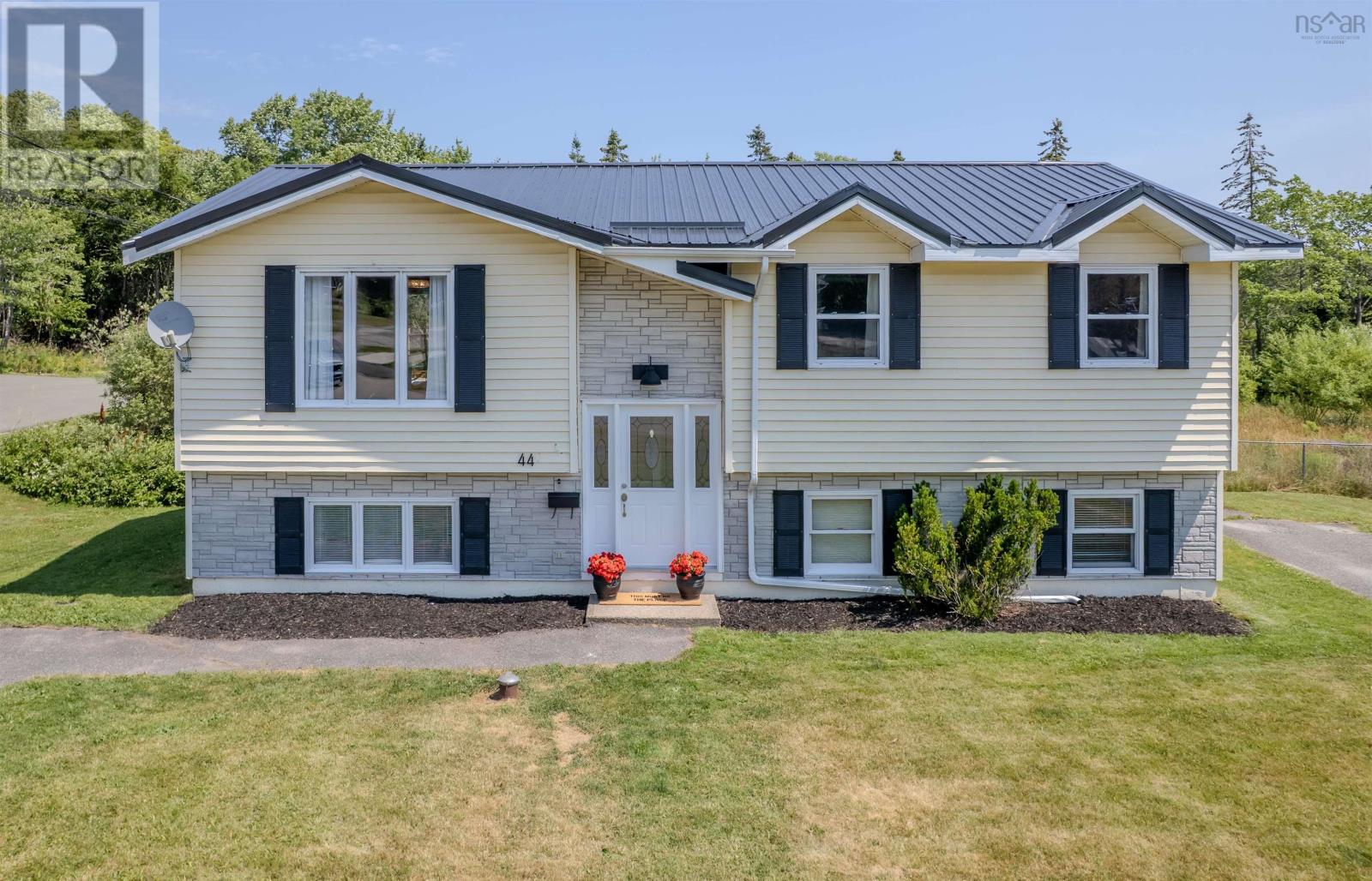 42-44 Daley Drive, Coxheath, Nova Scotia  B1R 2J4 - Photo 37 - 202519161