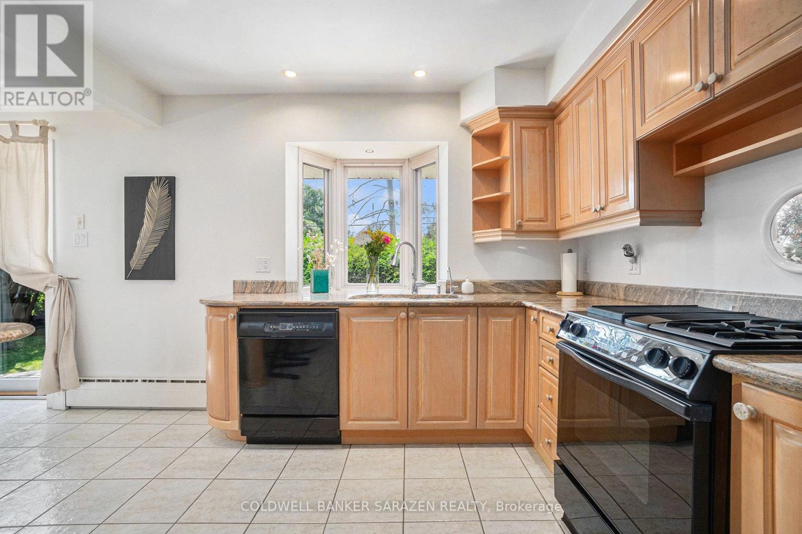 2009 Killarney Drive, Ottawa, Ontario  K2A 1P9 - Photo 13 - X12336626
