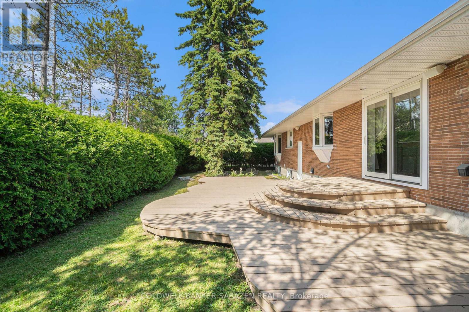 2009 Killarney Drive, Ottawa, Ontario  K2A 1P9 - Photo 32 - X12336626