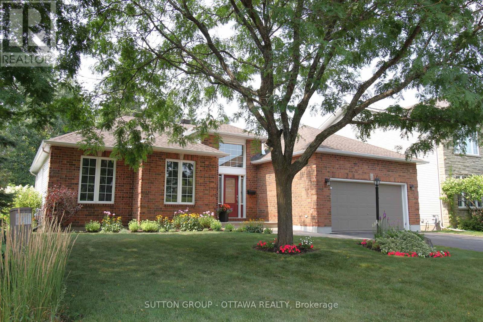 Property at 18 SIROCCO CRESCENT image 2