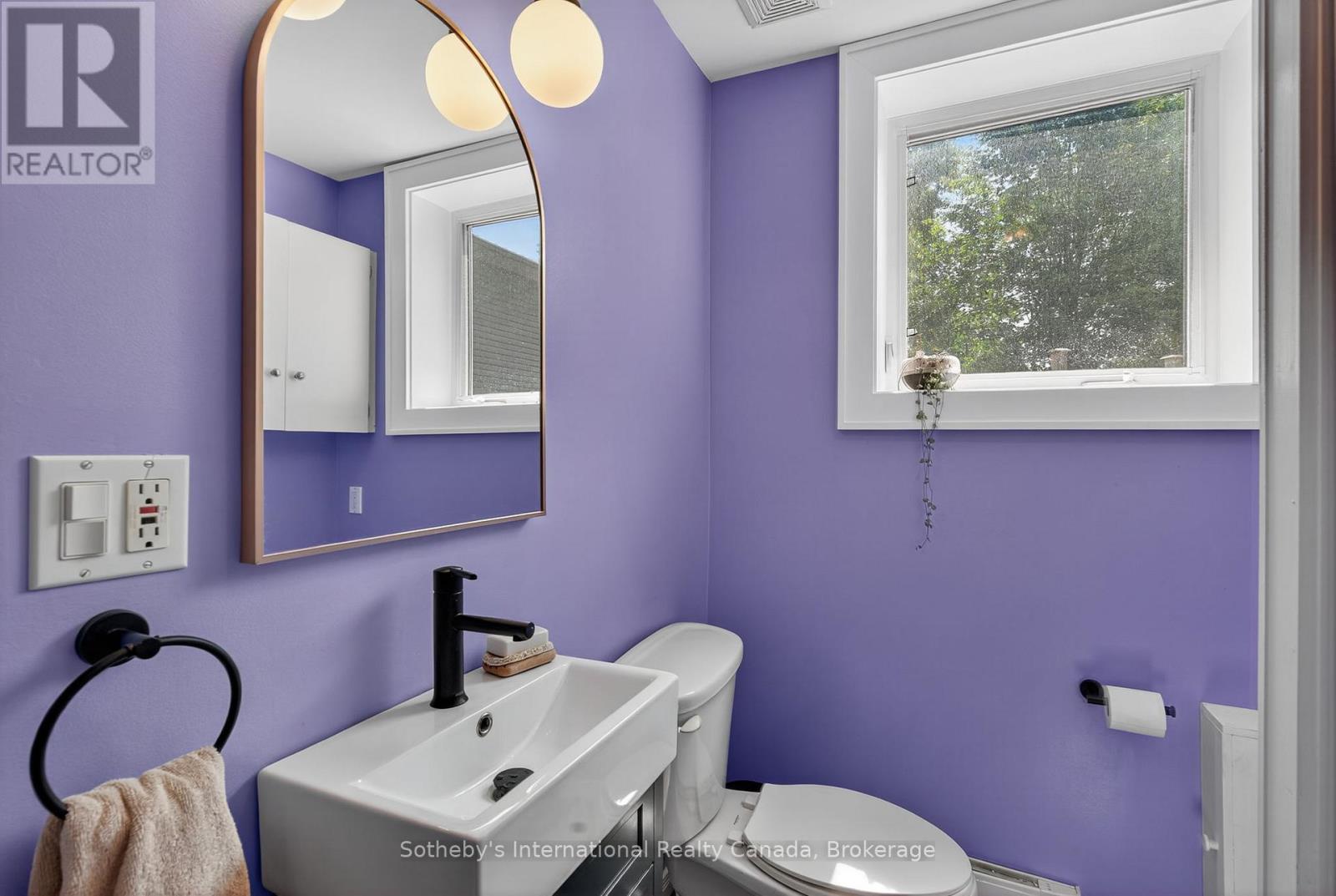 135 Fraser Street, Gravenhurst, Ontario  P1P 1C9 - Photo 11 - X12335578