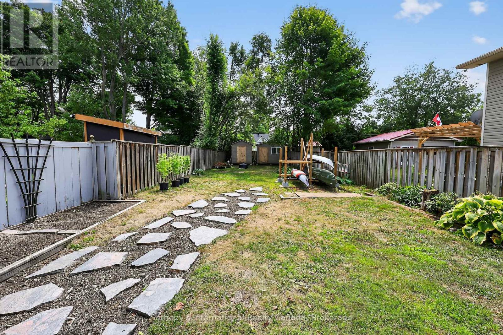 135 Fraser Street, Gravenhurst, Ontario  P1P 1C9 - Photo 19 - X12335578