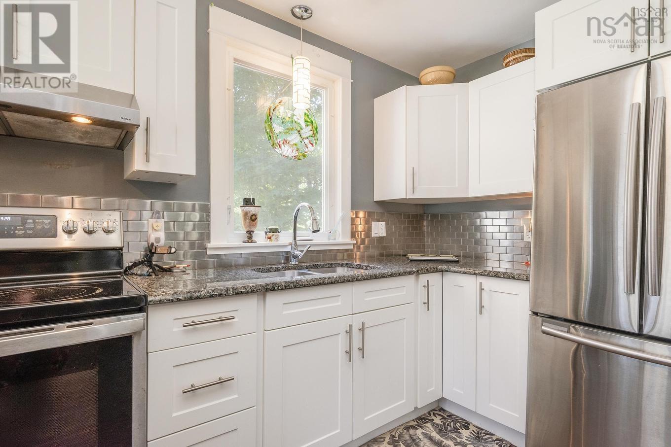 68 Connaught Avenue, Middleton, Nova Scotia  B0S 1P0 - Photo 3 - 202520219