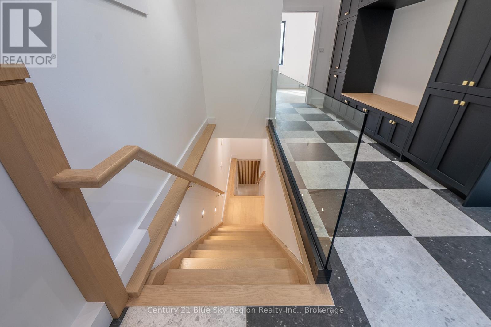 1951 E Peninsula Road, North Bay, Ontario  P1B 8G4 - Photo 10 - X12336553