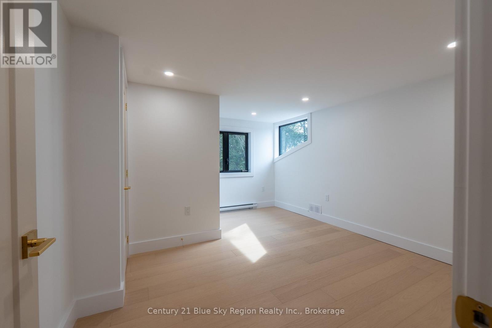 1951 E Peninsula Road, North Bay, Ontario  P1B 8G4 - Photo 15 - X12336553