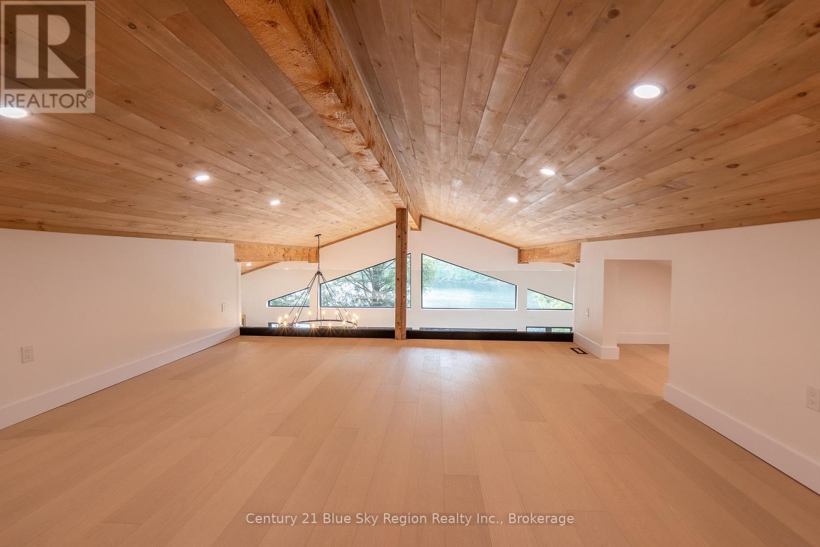 1951 E Peninsula Road, North Bay, Ontario  P1B 8G4 - Photo 19 - X12336553