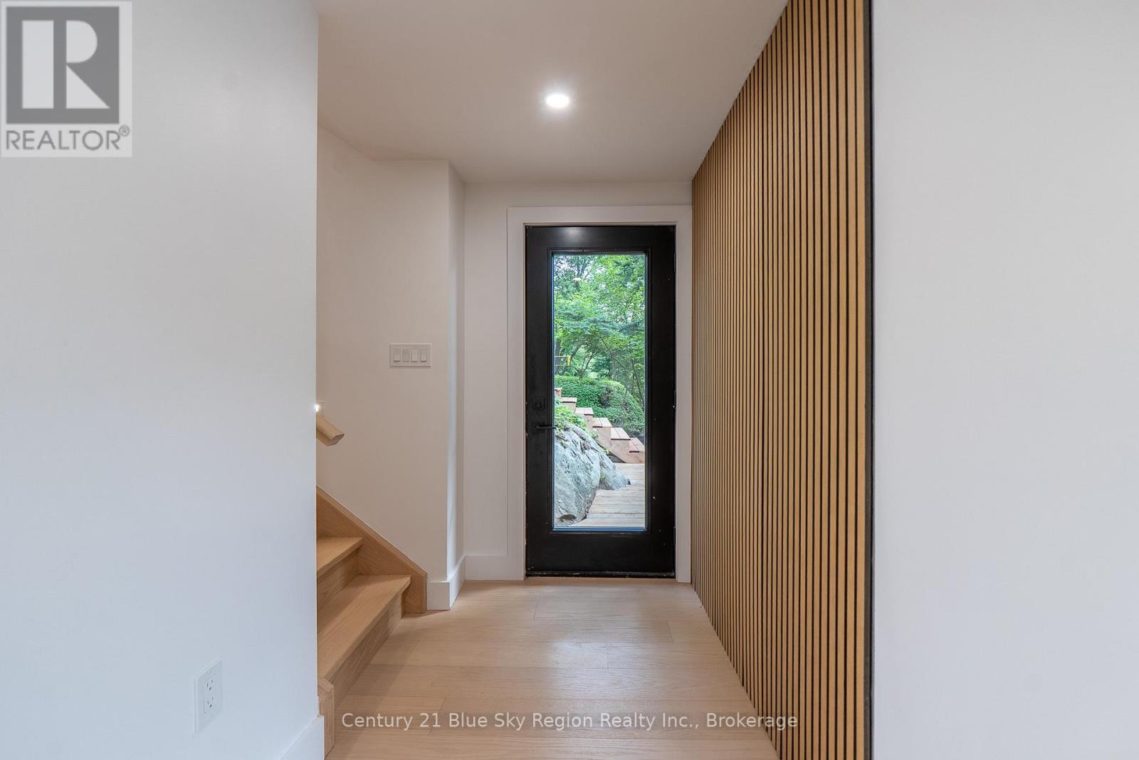 1951 E Peninsula Road, North Bay, Ontario  P1B 8G4 - Photo 23 - X12336553