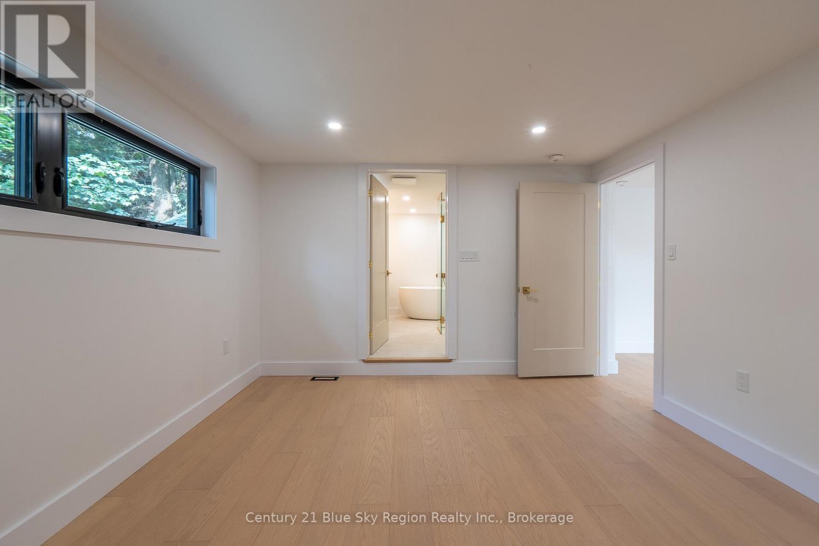 1951 E Peninsula Road, North Bay, Ontario  P1B 8G4 - Photo 38 - X12336553