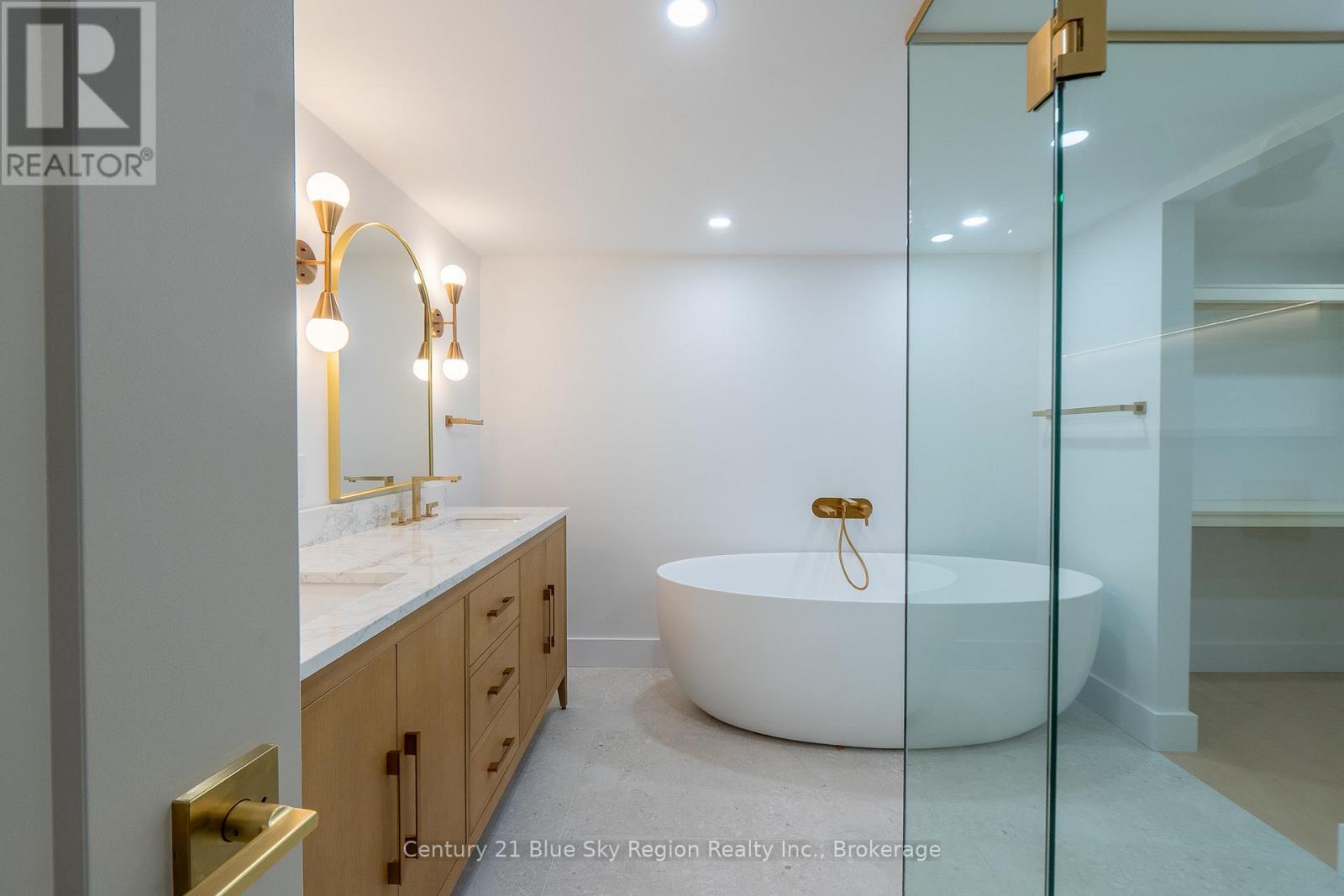 1951 E Peninsula Road, North Bay, Ontario  P1B 8G4 - Photo 39 - X12336553