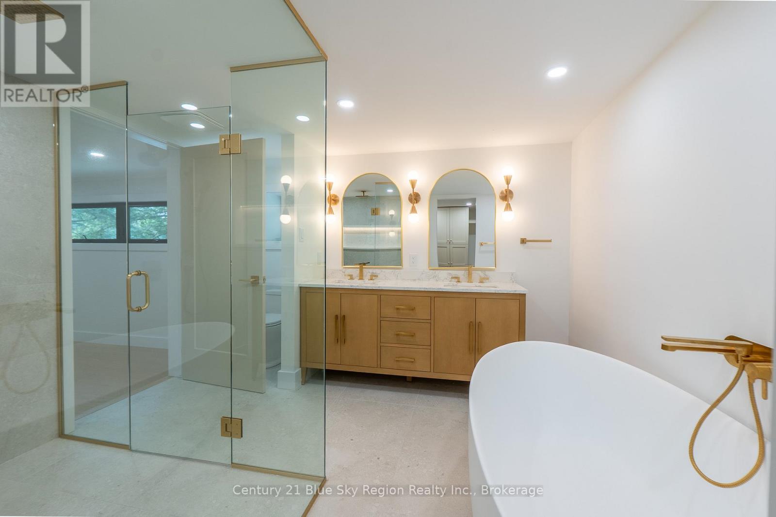 1951 E Peninsula Road, North Bay, Ontario  P1B 8G4 - Photo 41 - X12336553