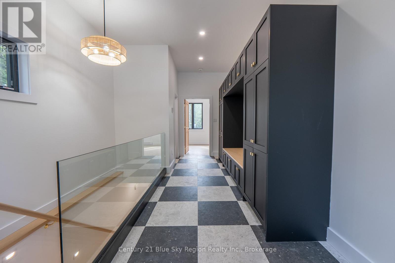 1951 E Peninsula Road, North Bay, Ontario  P1B 8G4 - Photo 5 - X12336553