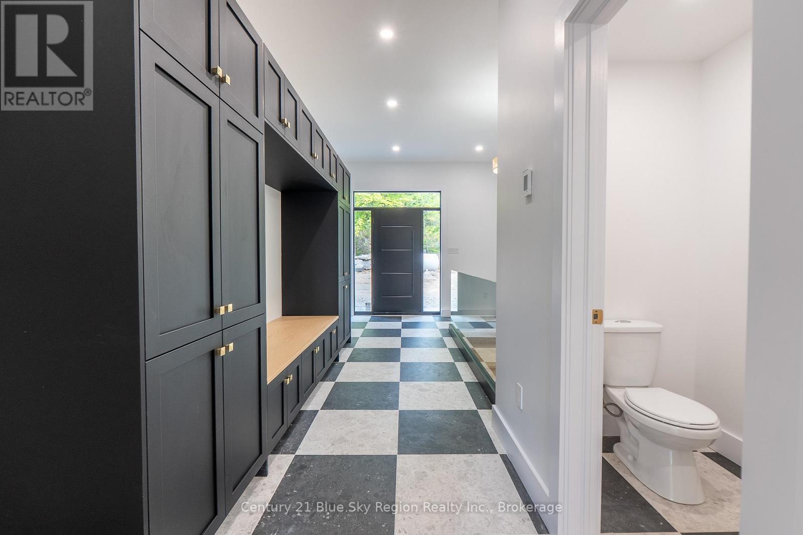 1951 E Peninsula Road, North Bay, Ontario  P1B 8G4 - Photo 6 - X12336553