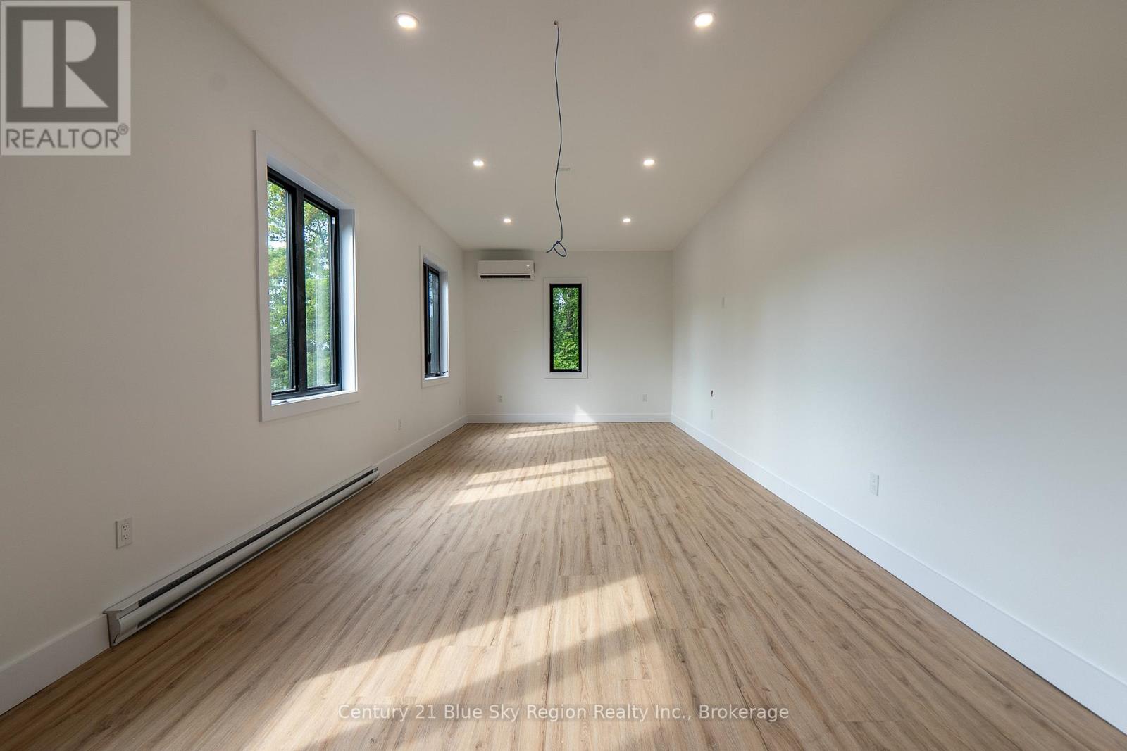 1951 E Peninsula Road, North Bay, Ontario  P1B 8G4 - Photo 7 - X12336553