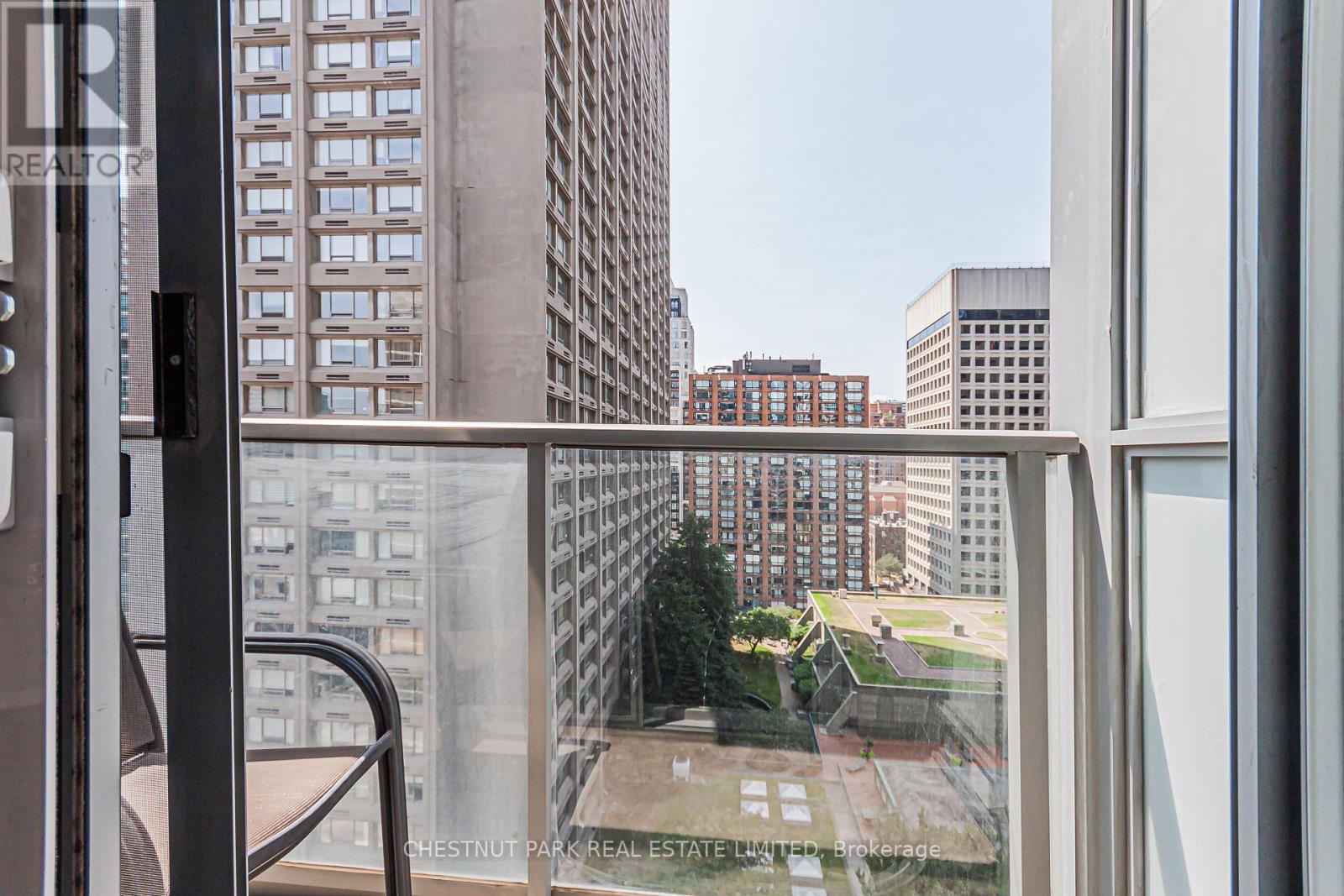 1204 - 21 Balmuto Street, Toronto, Ontario  M4G 1S5 - Photo 18 - C12312413