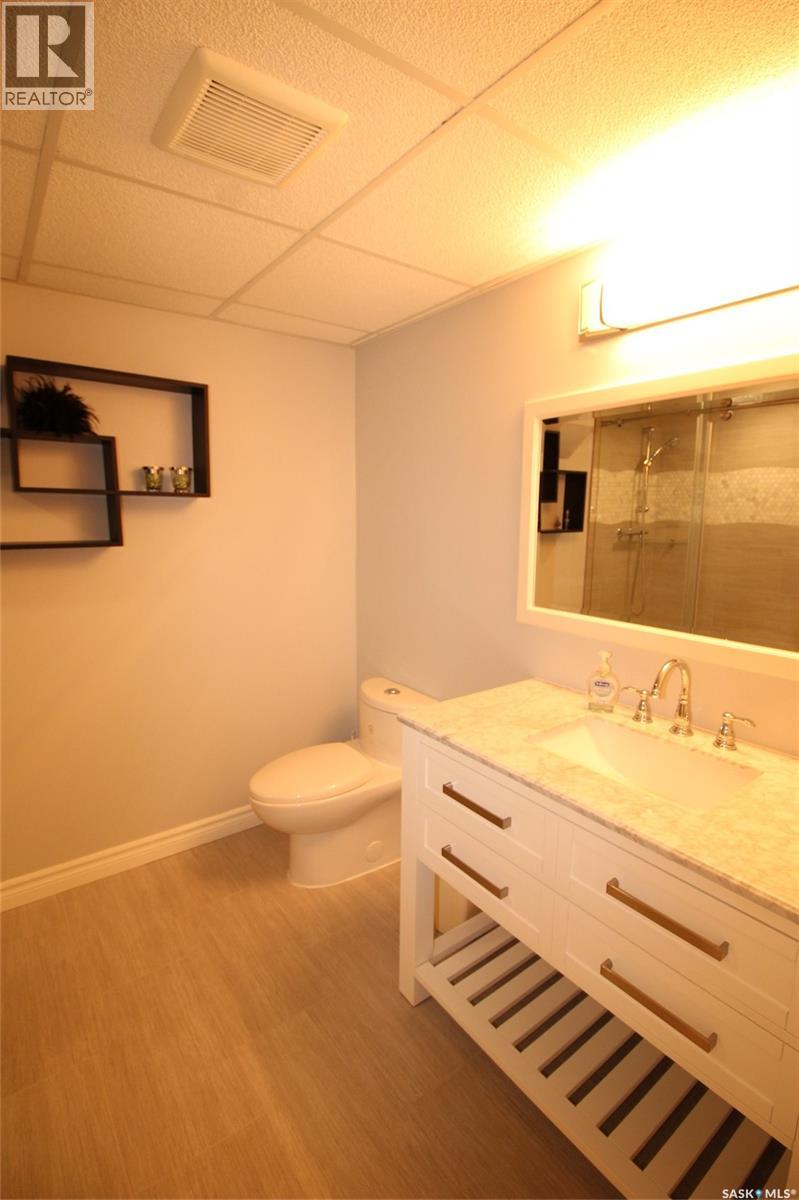 555 5th Street W, Shaunavon, Saskatchewan  S0N 2M0 - Photo 38 - SK015251