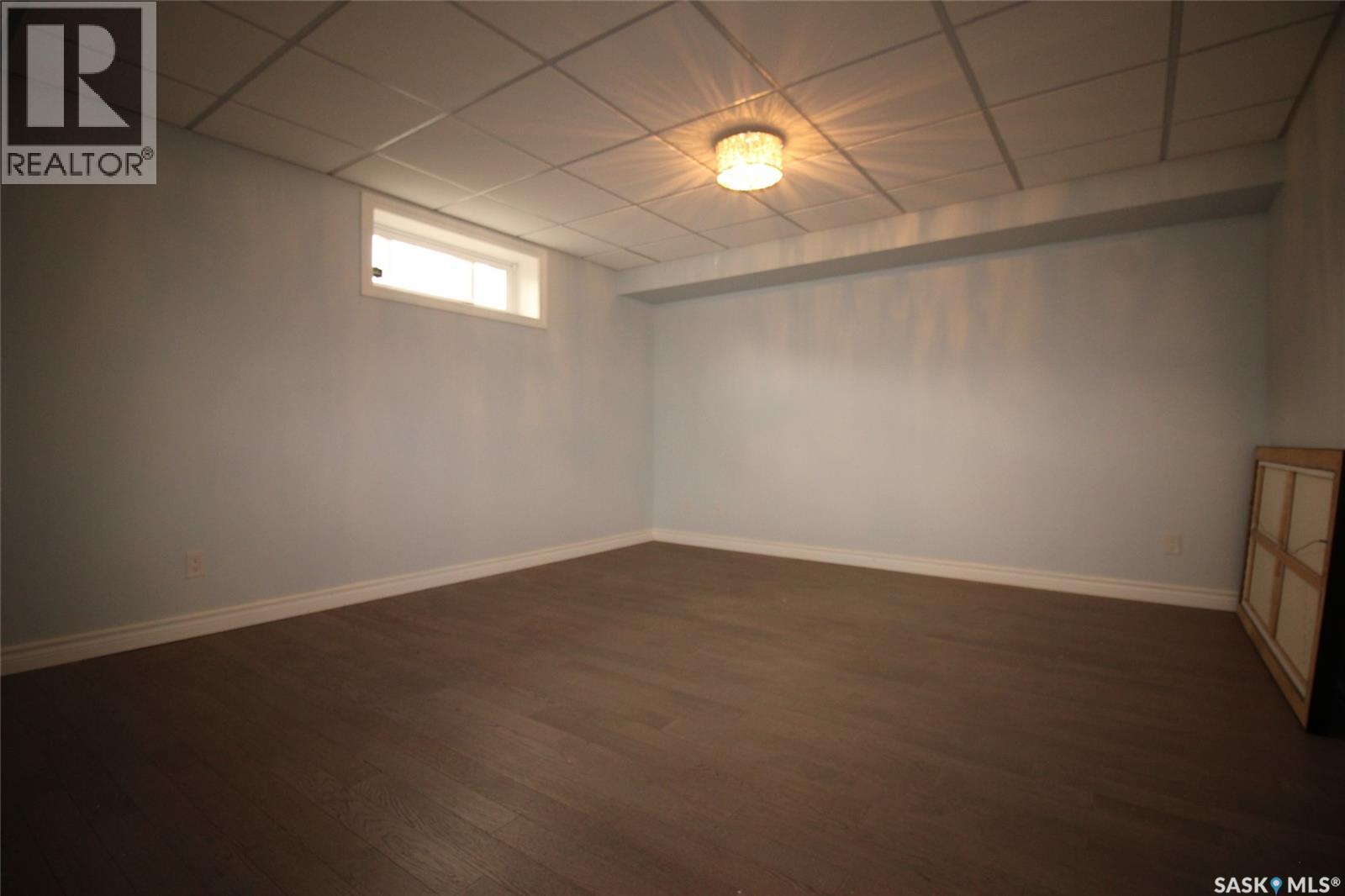555 5th Street W, Shaunavon, Saskatchewan  S0N 2M0 - Photo 39 - SK015251