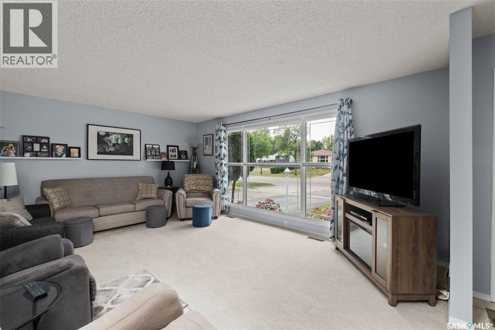 2474 15th Avenue E, Prince Albert, Saskatchewan  S6V 6J1 - Photo 3 - SK015222