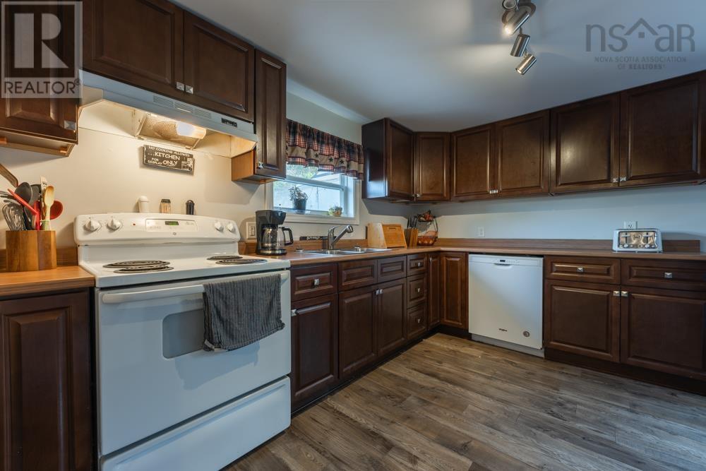 1736 Highway 277, Carrolls Corner, Nova Scotia  B0N 1Y0 - Photo 10 - 202426465