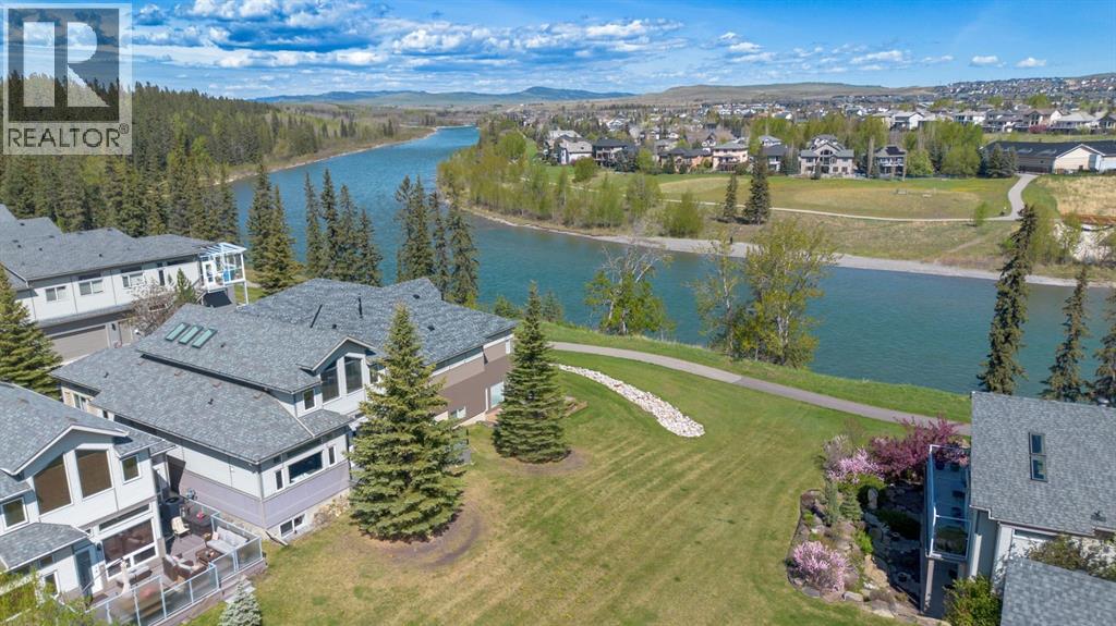 Property at 102 Crawford Drive image 2