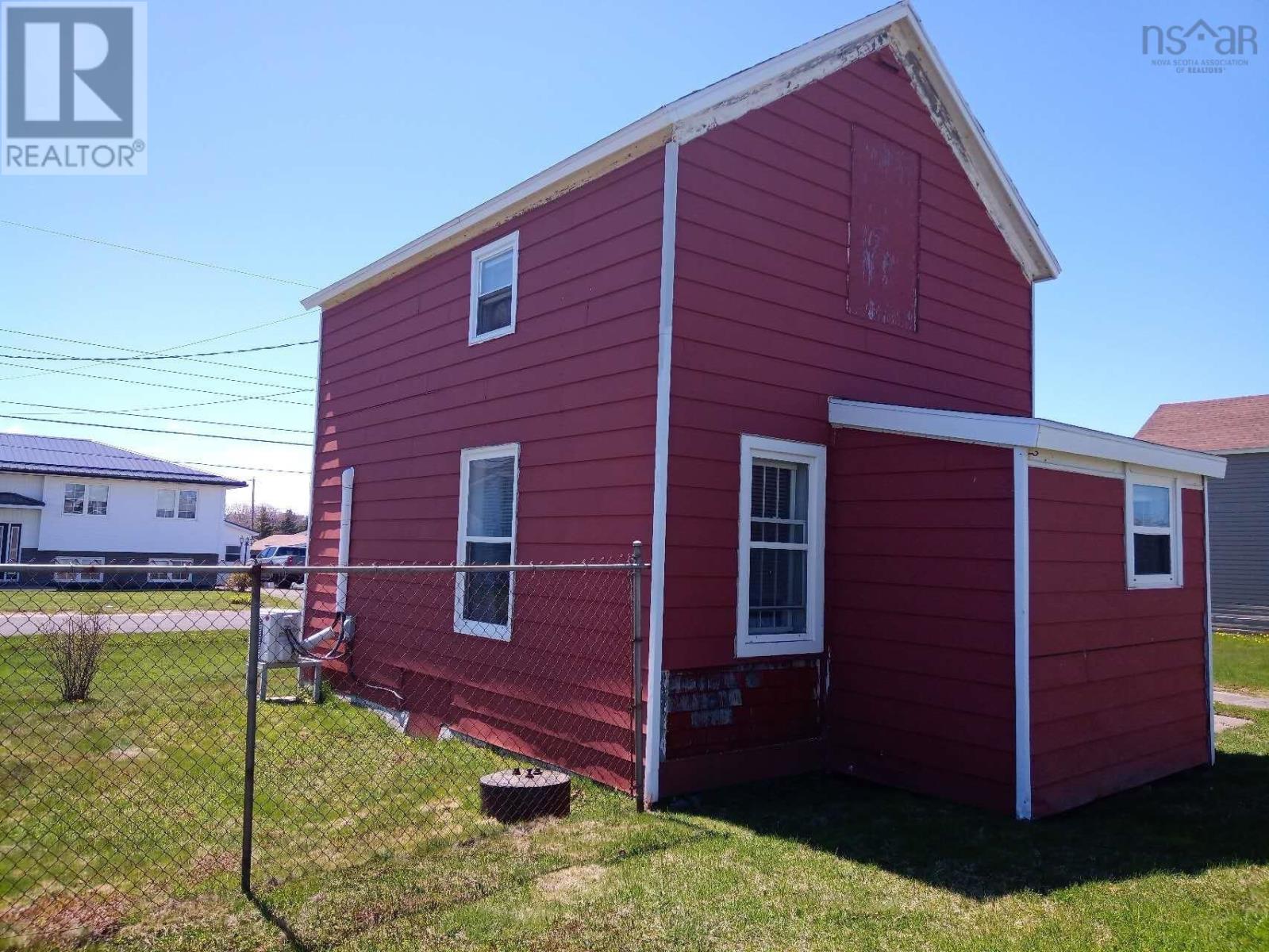 33 Howe Street, Glace Bay, Nova Scotia  B1A 5K4 - Photo 2 - 202513164